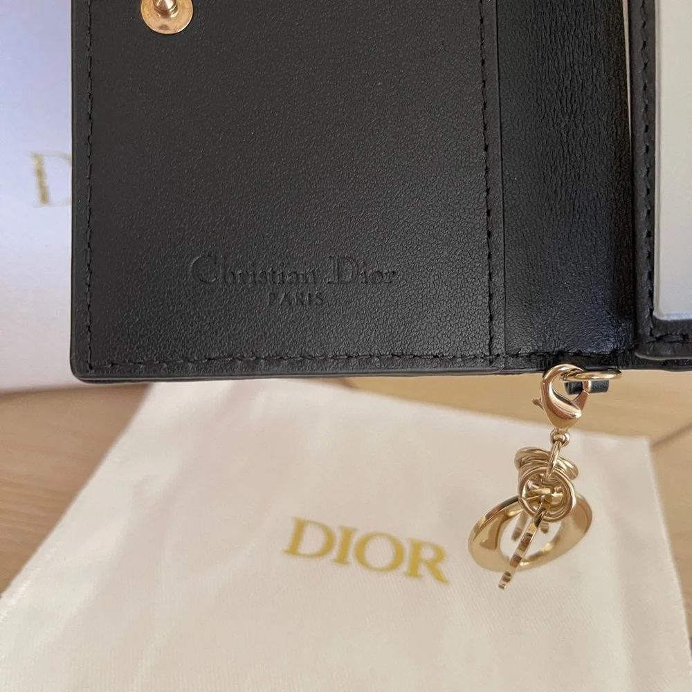Brand New Authentic Christian Dior Charm Lady Dior Flap Card Wallet